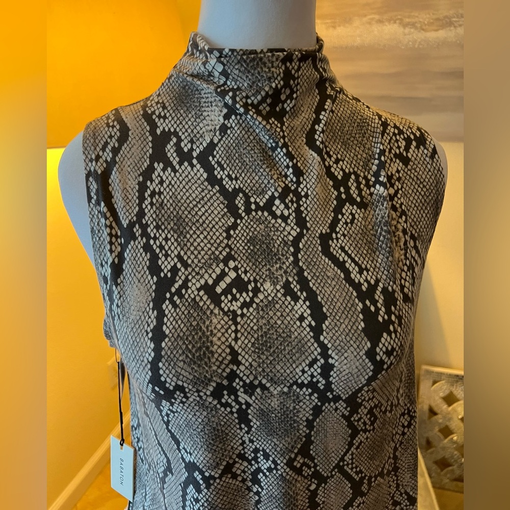 Babaton Gray Python Print Sleeveless Top NWT - image 2